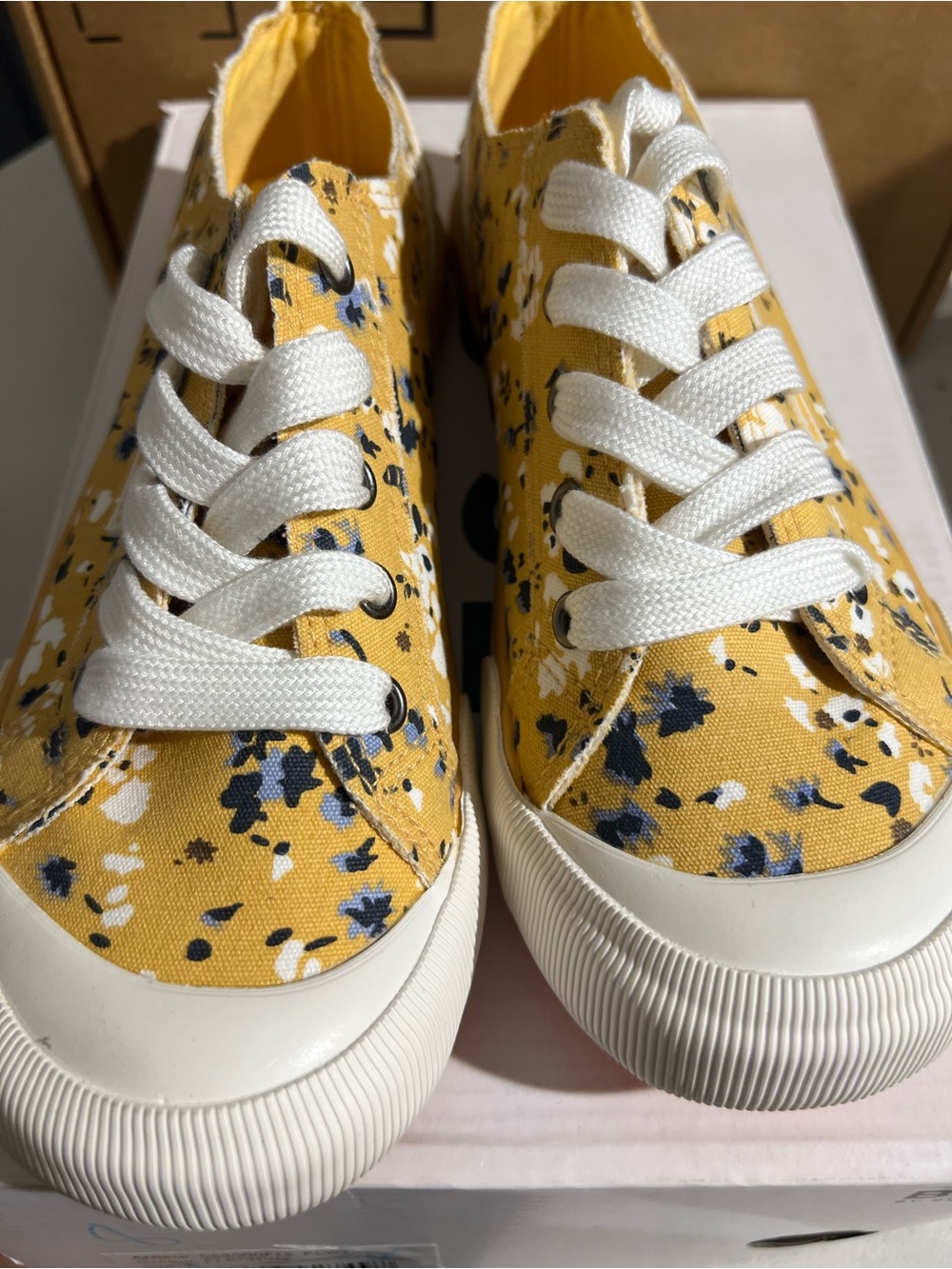 Rocket Dog Yellow Floral Canvas Sneakers with White Laces - Picture 2 of 9